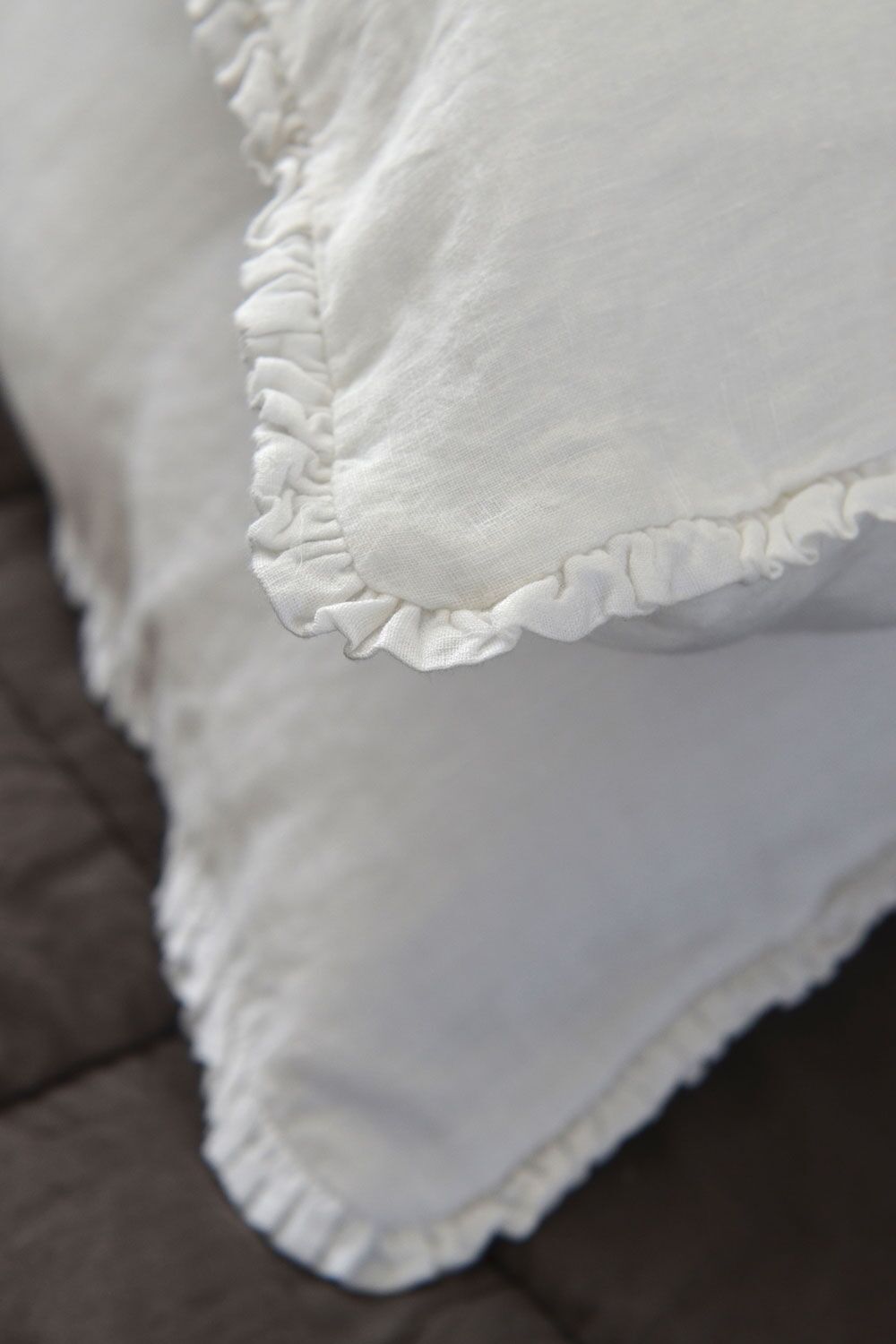 Linen Pillowcases with Short Frill Detail Set of 2 - Image 3