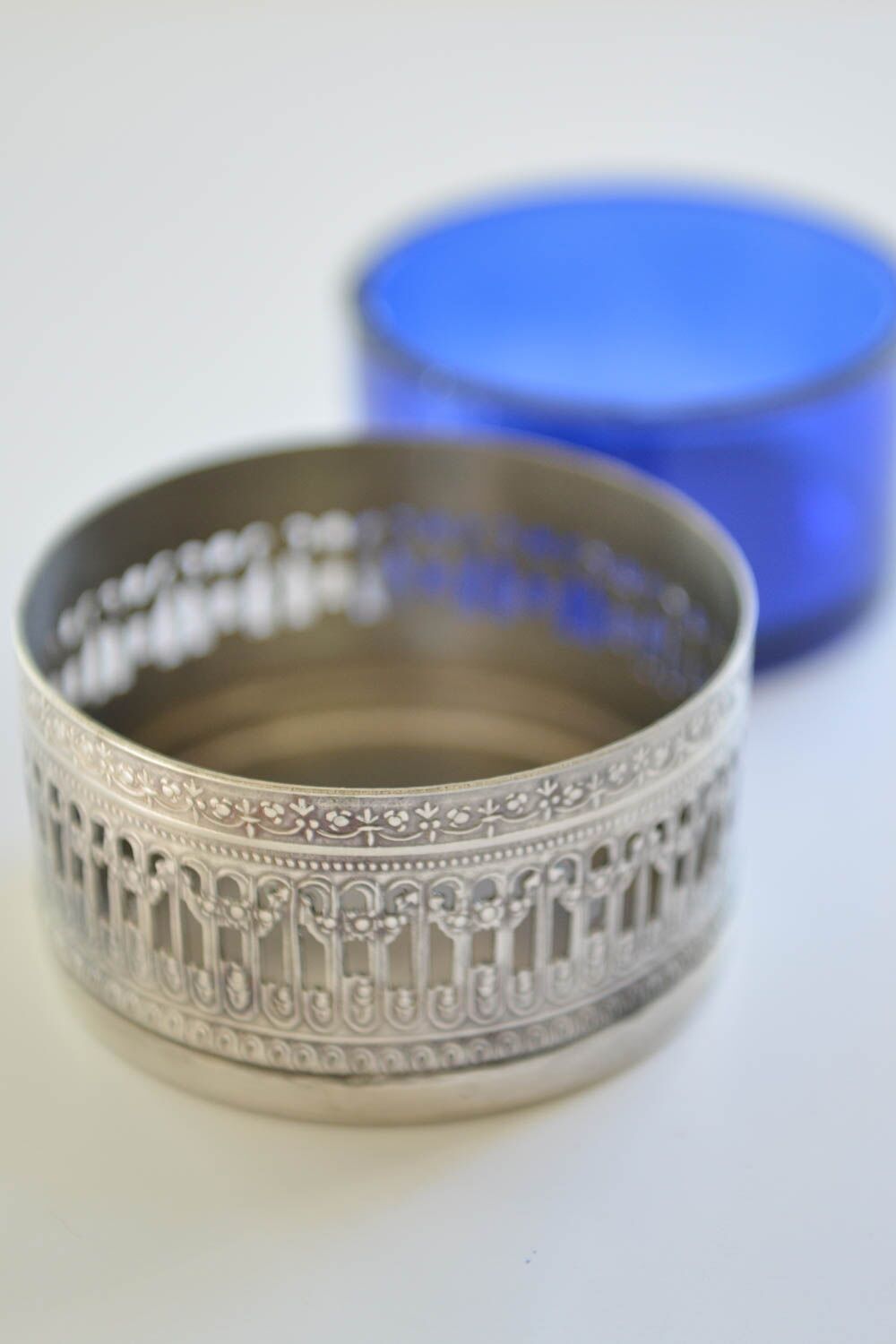 Round Blue Glass Condiment Pot - Image 2