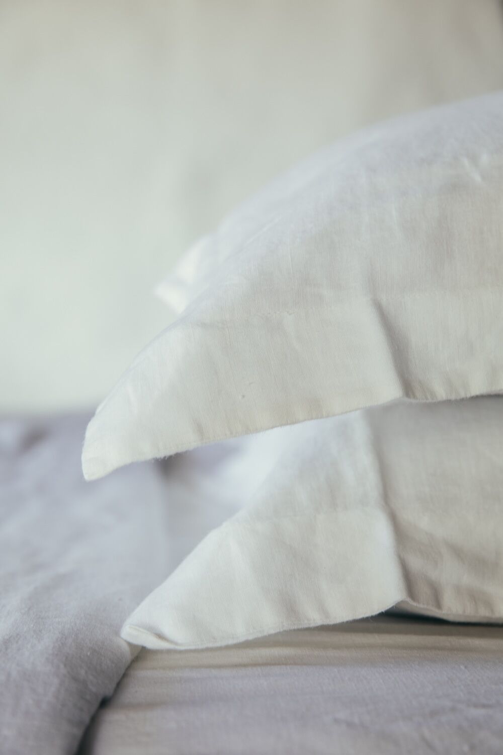 White Linen Pillowcases with Oxford Flange