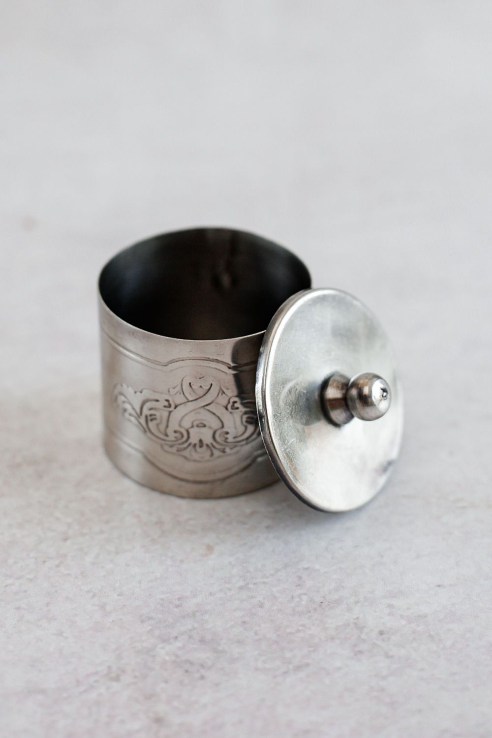 Little Lidded Tin - Image 2