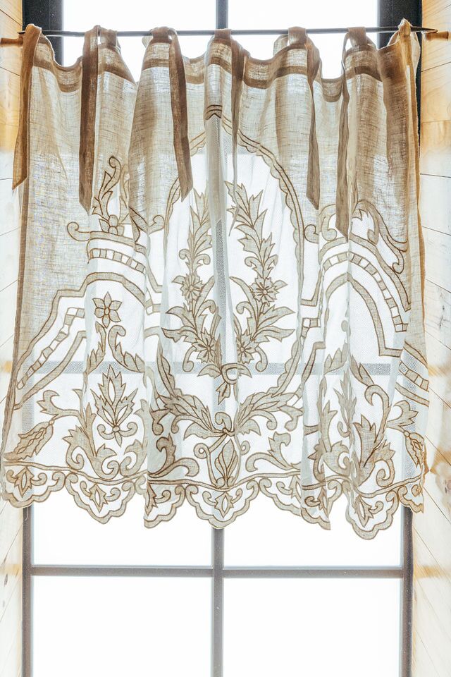 Elegant Lace and Net Curtain for Small Windows