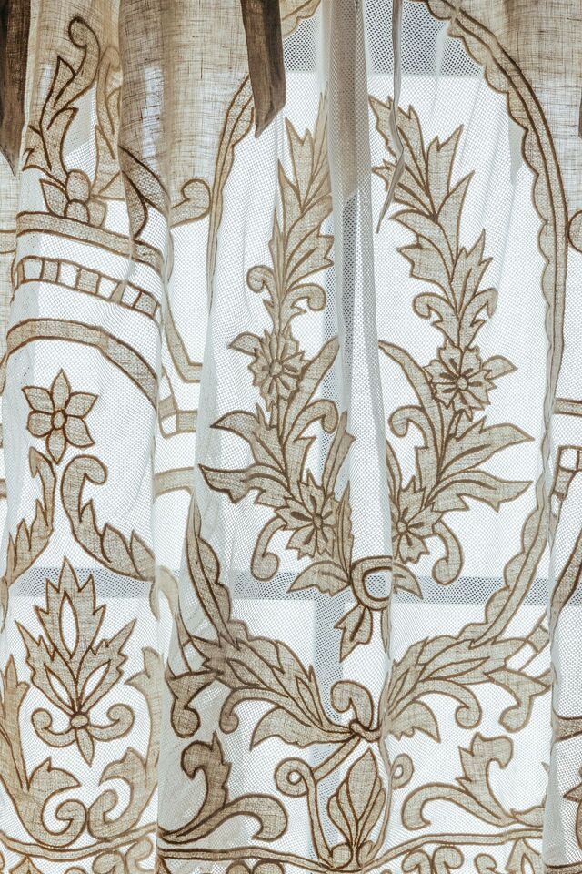 Elegant Lace and Net Curtain for Small Windows - Image 3