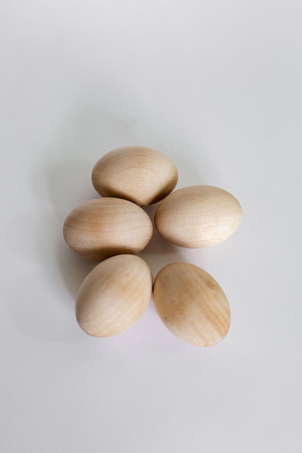 White or Natural Wooden Chicken Eggs - Image 3