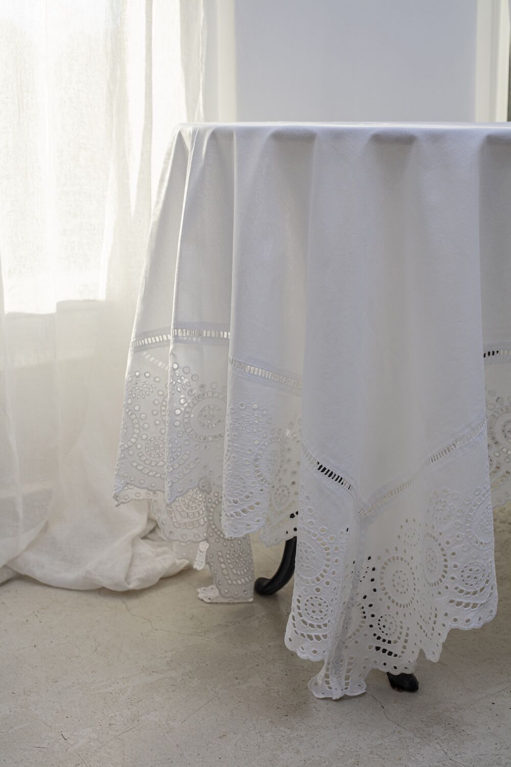 Cotton Tablecloth with Broderie Anglaise Border - Image 3