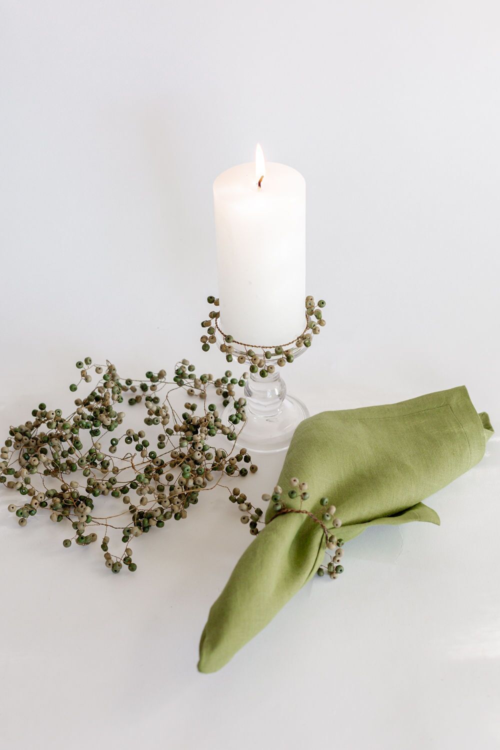 Green Wooden Bead Napkin Rings. Set of 4 - Image 3
