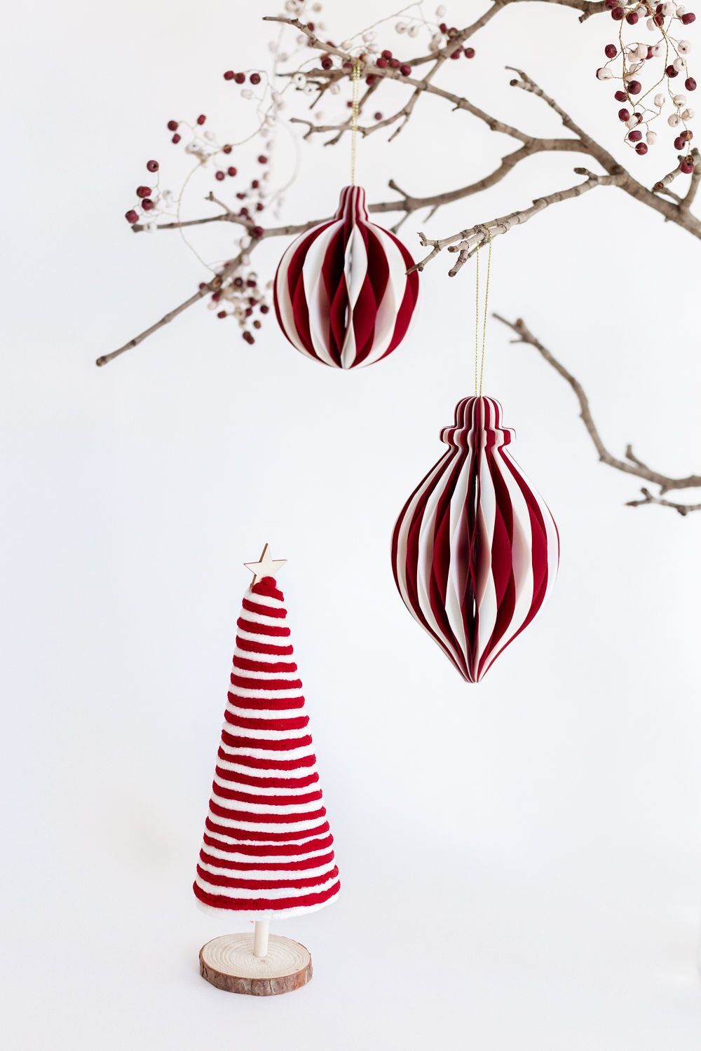 Red & White Pipe Cleaner Tree - Image 2